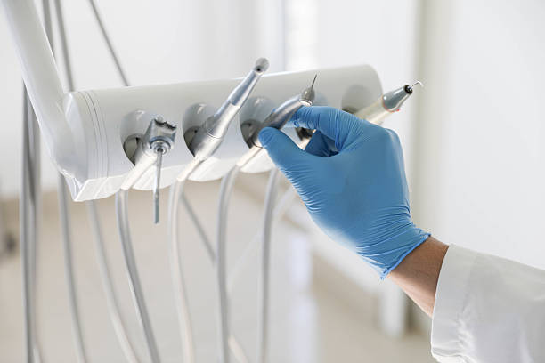 Professional Tooth Extraction technician working in Eldorado, IL